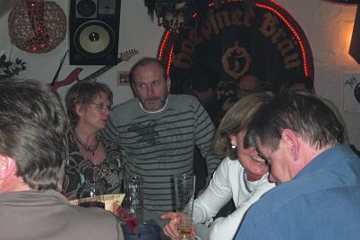 Leute im Schlupfloch